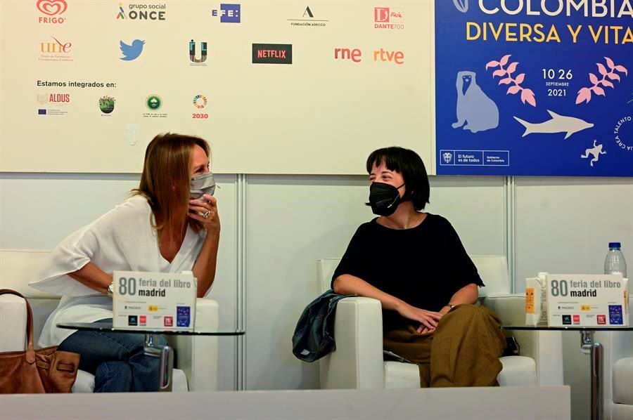 La imagen tiene un atributo ALT vacío; su nombre de archivo es Feria-del-libro.-Autoras.jpg