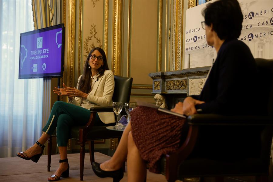 ministra argentina de las Mujeres