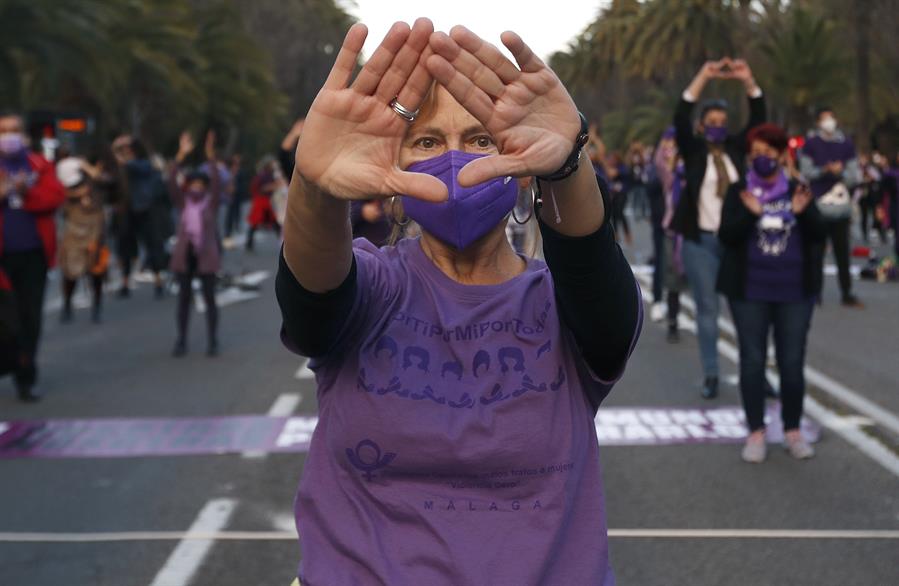 M de mujer
