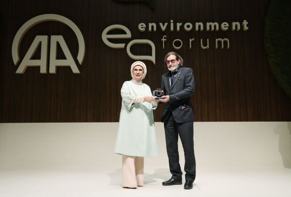 Reconocen a EFE por ser pionera en información medioambiental