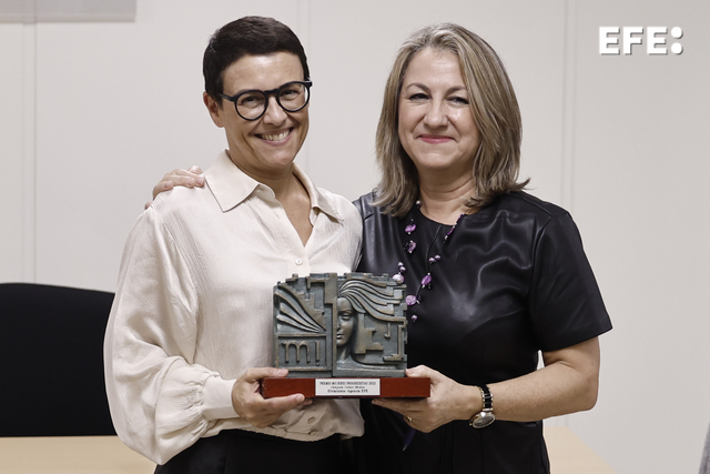 Efeminista premiada por Mujeres Progresistas
