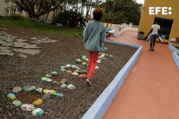 En la imagen, niños que llegaron solos en patera a Canarias, en el centro de menores.EFE/Ángel Medina G.