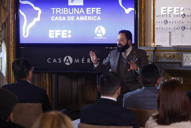 El presidente del Parlamento hondureño, Luis Redondo, participa en la Tribuna EFE en Casa de América celebrada en Madrid. EFE/ Juan Carlos Hidalgo