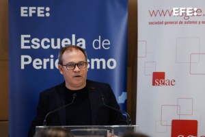 Carlos Gosch, director de la Escuela de Periodismo de la Agencia EFE, durante la presentación de la I edición de la Beca Fundación SGAE-Agencia EFE “Carlos del Amo” de periodismo cultural en Madrid. EFE/J.J.Guillén