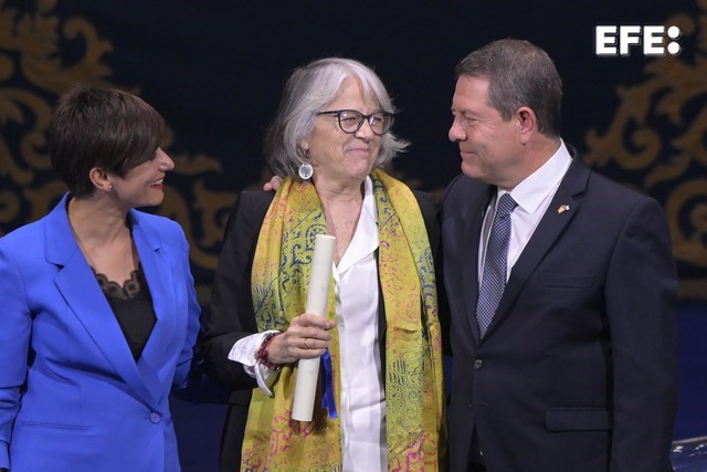 La presidenta de la Agencia EFE recoge el premio de Hija Predilecta de Castilla-La Mancha