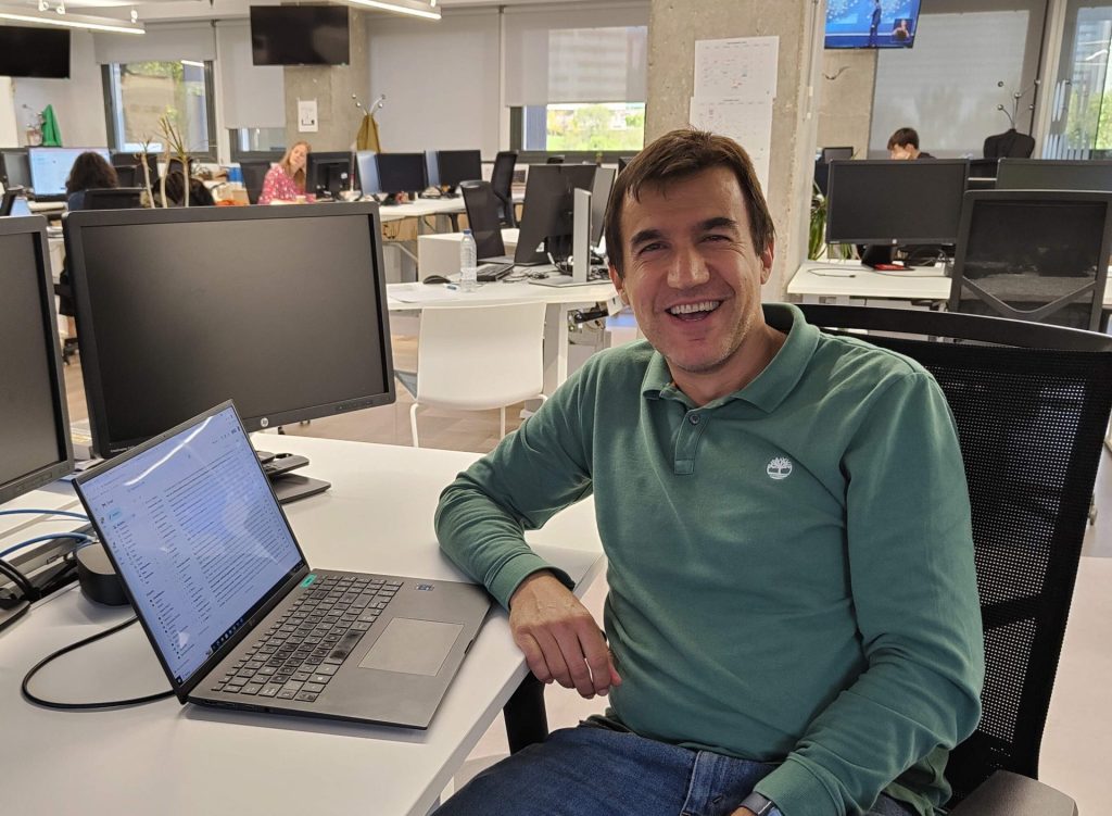 Carlos Pérez Gil, EFE