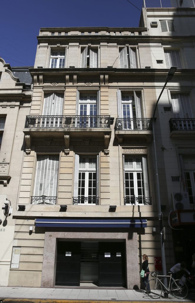 BUENOS AIRES, 16/09/2015.- Exterior de la antigua delegación de la Agencia EFE en Buenos Aires, ubicada en la calle Guido. EFE.