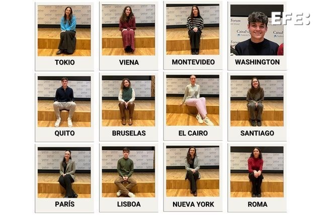 Combo alumnos becados Fundación la Caixa-EFE