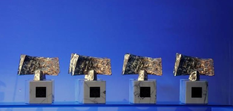 Detalle de las esculturas, obras del maestro Joaquín Vaquero Turcios. EFE/Javier Lizón