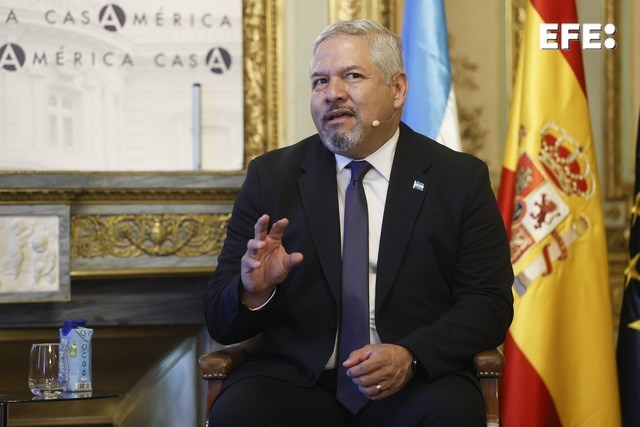 MADRID, 10/07/2024.-El canciller de Honduras, Enrique Reina durante Tribuna EFE-Casa América en Madrid.- EFE/ Fernando Alvarado