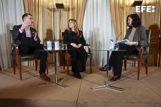 Madrid, 31/10/2024. - El jefe de gobierno de la ciudad de Buenos Aires, Jorge Macri, es entrevistado por la directora de Internacional de la Agencia EFE, Emilia Pérez, en el marco de un encuentro de Tribuna EFE en Casa América, en Madrid. EFE/ Chema Moya