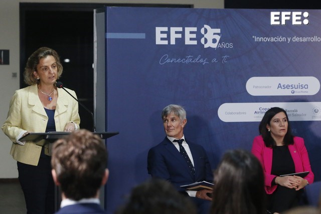 San Salvador (El Salvador) 16/10/2024- La embajadora de España en El Salvador, Sonia Álvarez Cibanal, habla durante la inauguración de la exposición fotográfica “EFE: 85 años conectados a ti”, en el Museo Nacional de Antropología en San Salvador (El Salvador). EFE/ Javier Aparicio