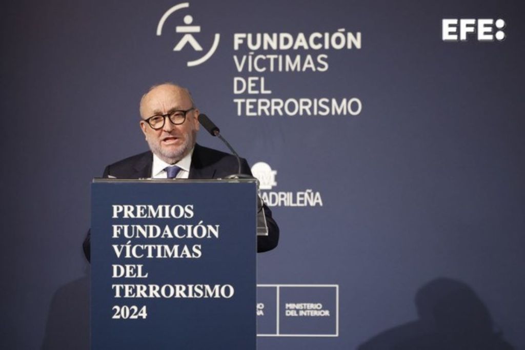 Madrid, 09/12/2024.- El presidente de la Fundación Víctimas del Terrorismo,Juan Francisco Benito, da un discurso durante la ceremonia de entrega de los premios anuales de la Fundación Víctimas del Terrorismo, en Madrid. EFE/ Mariscal