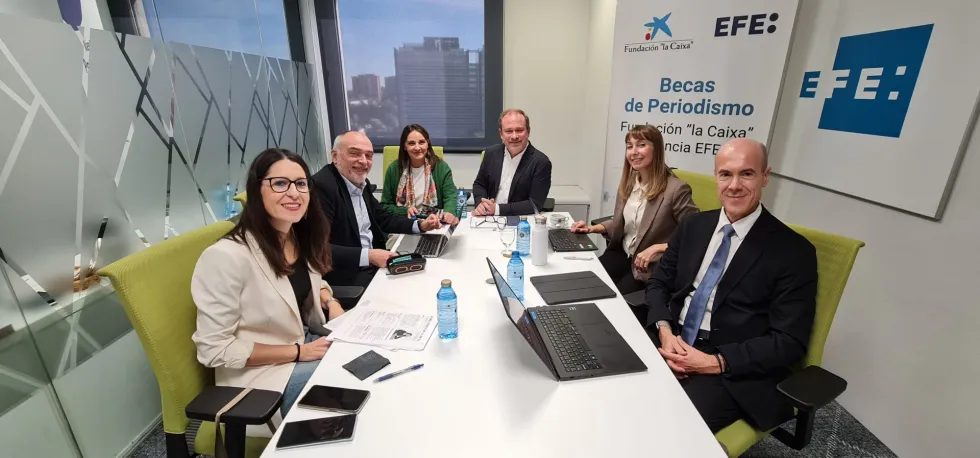 Jurado de la fase final de la selección de estudiantes para las becas EFE-Fundación “la Caixa”. EFE