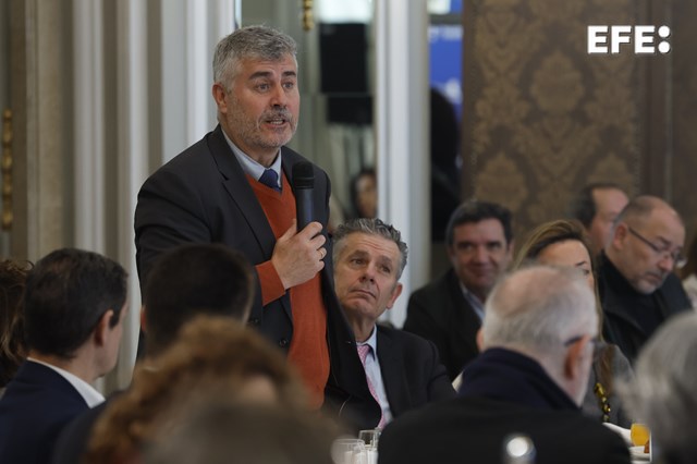 Madrid, 20/02/2026.- El presidente de la Agencia EFE, Miguel Ángel Oliver, interviene en Foro de la Nueva Comunicación protagonizado por la periodista y presidenta de la Asociación de la Prensa de Madrid (APM), María Rey, en Madrid. EFE/J.J. Guillén